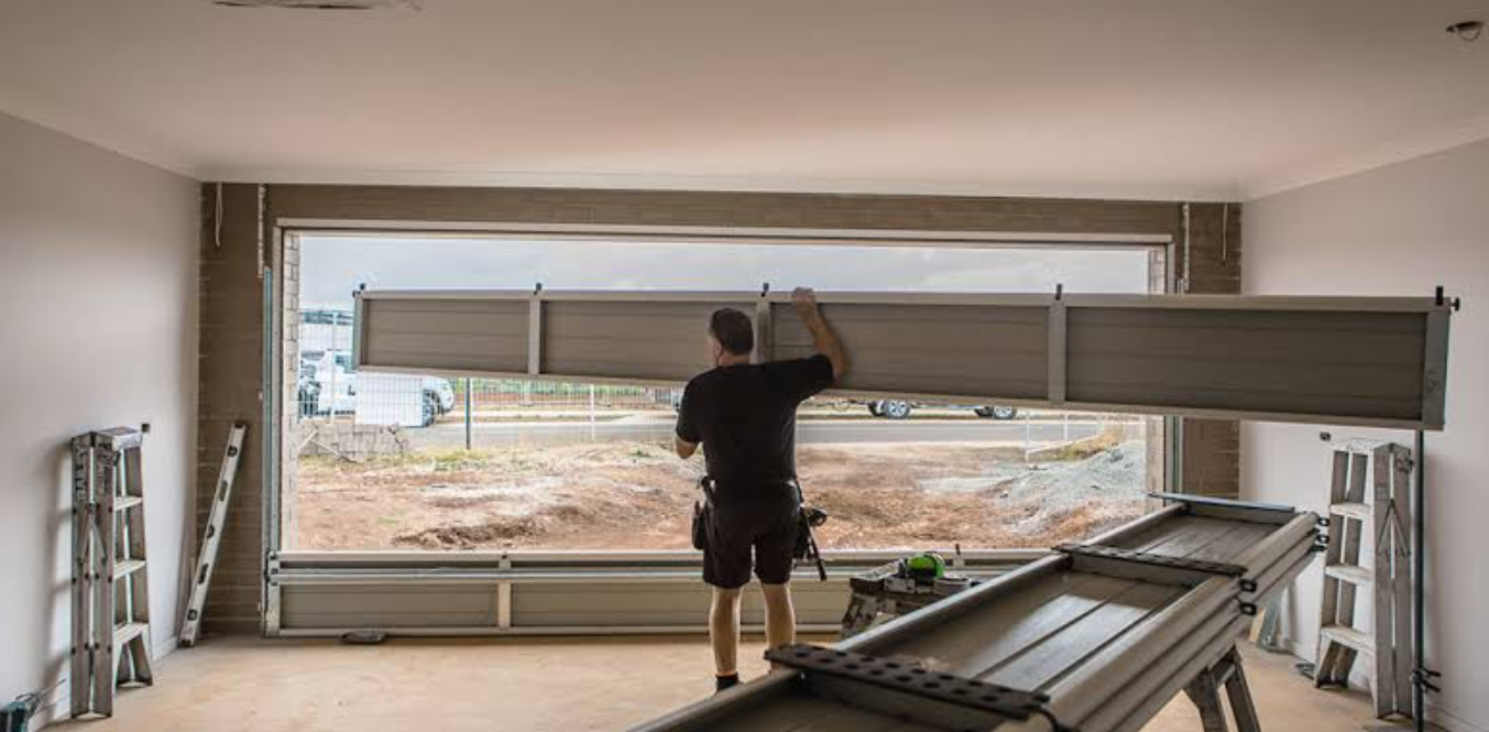 New Garage Door Installation & Custom Replacement in Palmetto Bay