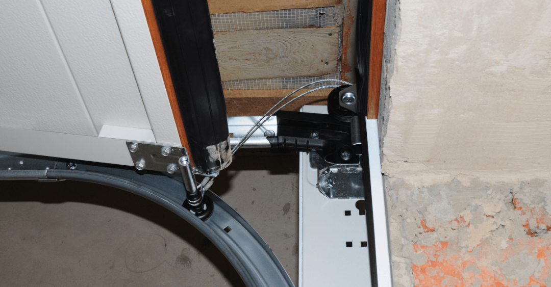 Emergency Garage Door Track Fix in Pinecrest